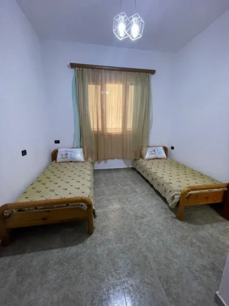 Tirane, jepet me qera apartament 2+1+Ballkon Kati 2, 110 m² 400 € (Rruga Myslym Keta)