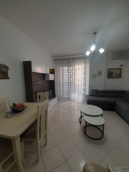 Tirane, jepet me qera apartament 2+1+Ballkon Kati 6, 95 m² 500 € Pranë Bar Bohem, Astir, Tiranë