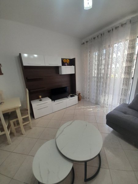 Tirane, jepet me qera apartament 2+1+Ballkon Kati 6, 95 m² 500 € Pranë Bar Bohem, Astir, Tiranë