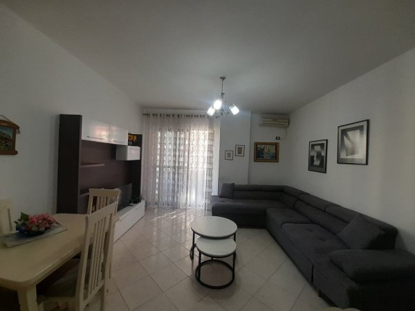 Tirane, jepet me qera apartament 2+1+Ballkon Kati 6, 95 m² 500 € Pranë Bar Bohem, Astir, Tiranë