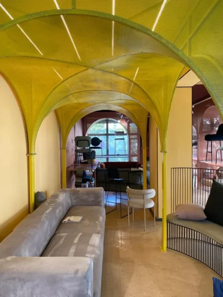 Tirane, jepet me qera ambjent biznesi Kati 2, 80 m² 850 € (Bajram Curri Blvd)