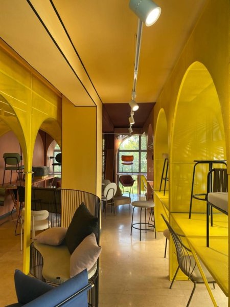 Tirane, jepet me qera ambjent biznesi Kati 2, 80 m² 850 € (Bajram Curri Blvd)