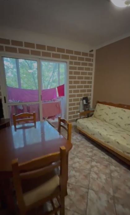 Jepet me Qera Apartament 1+1 tek Tek ish Restorant Durrësi, Kati 4, 70 m² 400 €URO