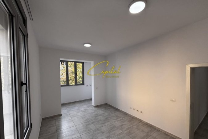 Tirane, jepet me qera zyre Kati 2, 75 m² 500 € (RRUGA E DIBRES)