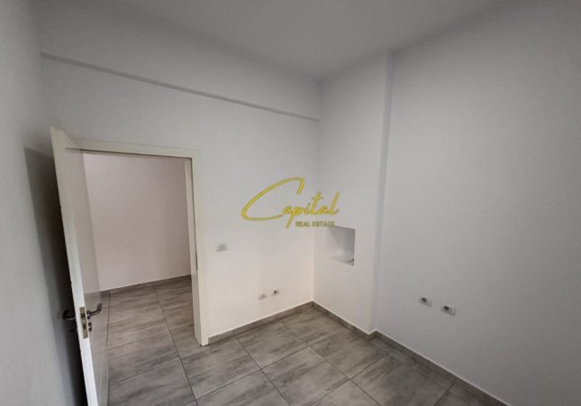 Tirane, jepet me qera zyre Kati 2, 75 m² 500 € (RRUGA E DIBRES)