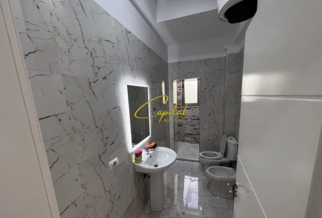 Tirane, jepet me qera zyre Kati 2, 75 m² 500 € (RRUGA E DIBRES)