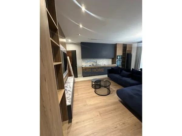 Tirane, jepet me qera apartament 2+1+Ballkon Kati 4, 125 m² 1.500 € (Qender)