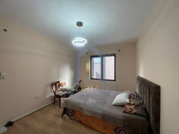 Tirane, shitet apartament 3+1+Ballkon Kati 4, 119 m² 255.000 € (Bllok Rruga Perlat Rexhepi)