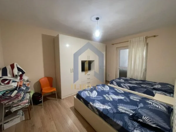 Tirane, shitet apartament 3+1+Ballkon Kati 4, 119 m² 255.000 € (Bllok Rruga Perlat Rexhepi)