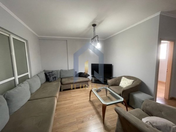 Tirane, shitet apartament 3+1+Ballkon Kati 4, 119 m² 255.000 € (Bllok Rruga Perlat Rexhepi)