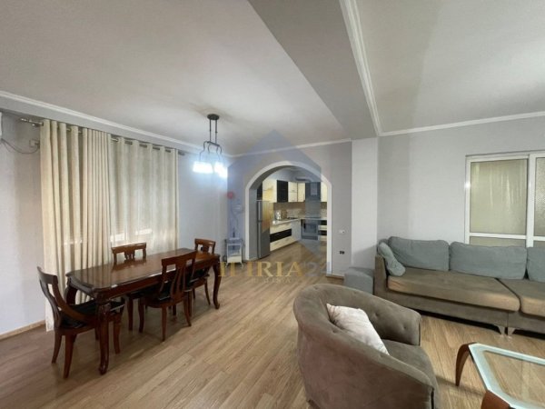 Tirane, shitet apartament 3+1+Ballkon Kati 4, 119 m² 255.000 € (Bllok Rruga Perlat Rexhepi)