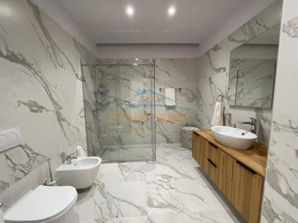 Tirane, jepet me qera apartament 2+1 , 125 m² 1.500 € (Liqeni i That)