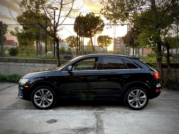 Tirane, shes makine Audi Q3 Technik Benzin, e zeze automatik Klima 215.000 km 13.500 €