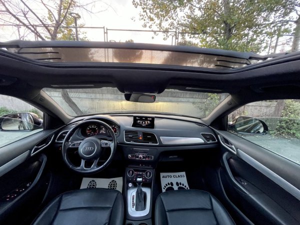 Tirane, shes makine Audi Q3 Technik Benzin, e zeze automatik Klima 215.000 km 13.500 €