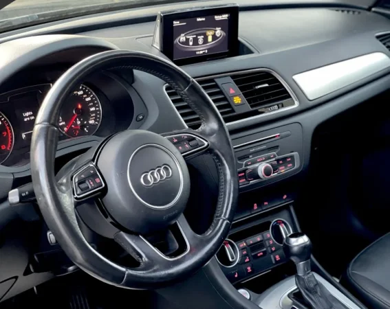 Tirane, shes makine Audi Q3 Technik Benzin, e zeze automatik Klima 215.000 km 12.900 €