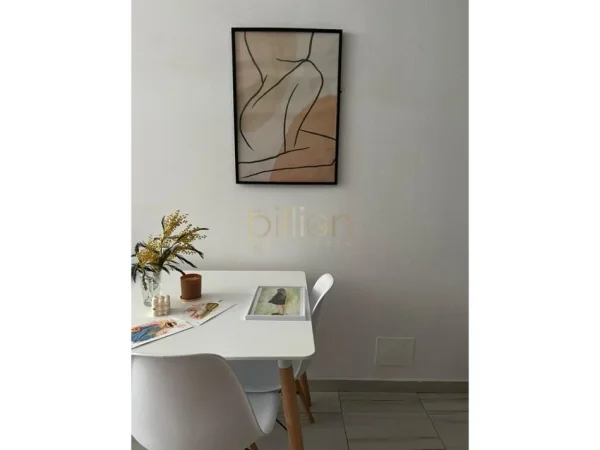 Tirane, shitet apartament duplex 1+1 Kati 1, 60 m² 75.000 € (rruga 5 maji)