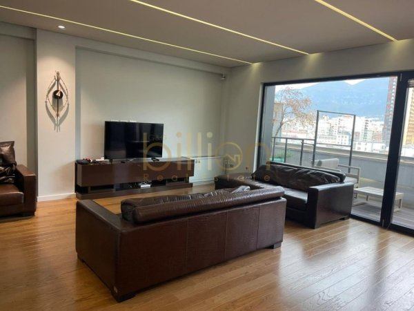 Tirane, shitet apartament 2+1+Ballkon Kati 8, 190 m² (rruga kajo karafili)