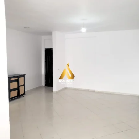 Tirane, jepet me qera apartament 2+1+Ballkon Kati 4, 100 m² 300 € (LINZE)