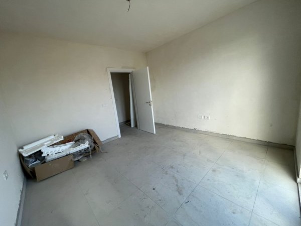 Tirane, shitet apartament 2+1+Ballkon Kati 5, 122 m² 118.840 € (Kamez Rruga Berisha)