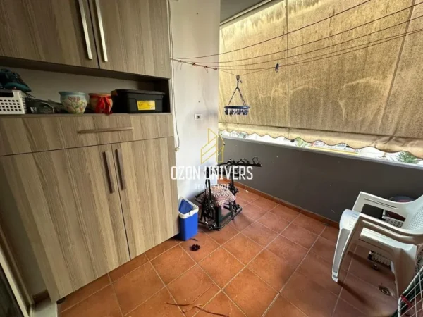 Tirane, jepet me qera apartament 2+1+Ballkon Kati 3, 101 m² 550 € (Rruga Joklin Persi, Yzberisht)