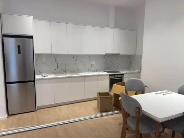 Tirane, jepet me qera apartament 1+1 Kati 1, 60 m² 500 € (Kodra e Diellit.)