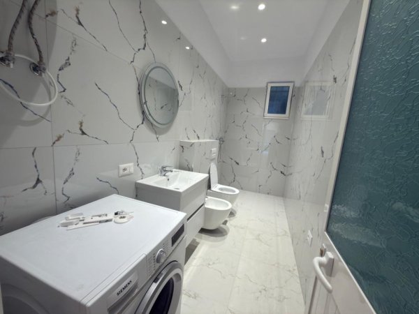 Tirane, jepet me qera apartament 1+1 Kati 1, 60 m² 500 € (Kodra e Diellit.)