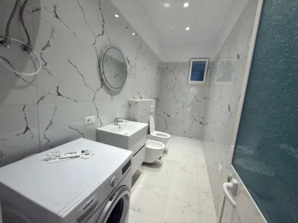 Tirane, jepet me qera apartament 1+1 Kati 1, 60 m² 500 € (Kodra e Diellit.)