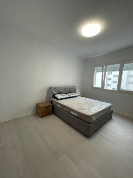Tirane, jepet me qera apartament 2+1+Ballkon Kati 7, 96 m² 700 € (River Residence)