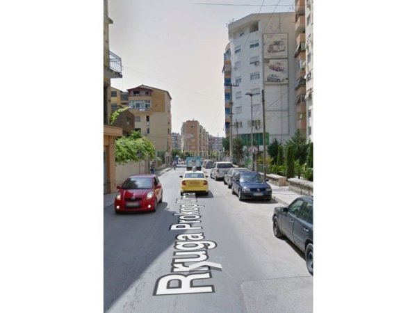 Tirane, shes ambjent biznesi Kati 0, 17 m² 55.000 € (Komuna e Parisit)