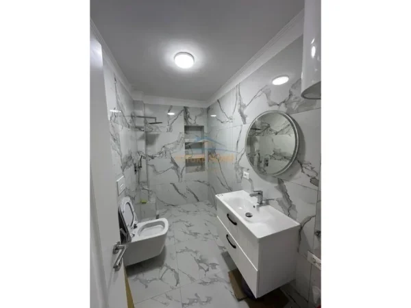 SHITET APARTAMENT 2+1 TEK XHAMLLIKU