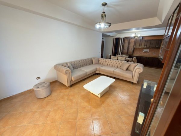 Tirane, jepet me qera apartament 2+1 Kati 6, 700 € 
