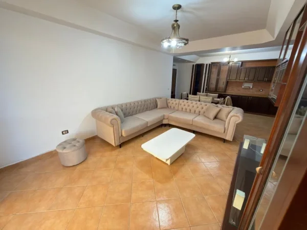 Tirane, jepet me qera apartament 2+1 Kati 6, 700 € 