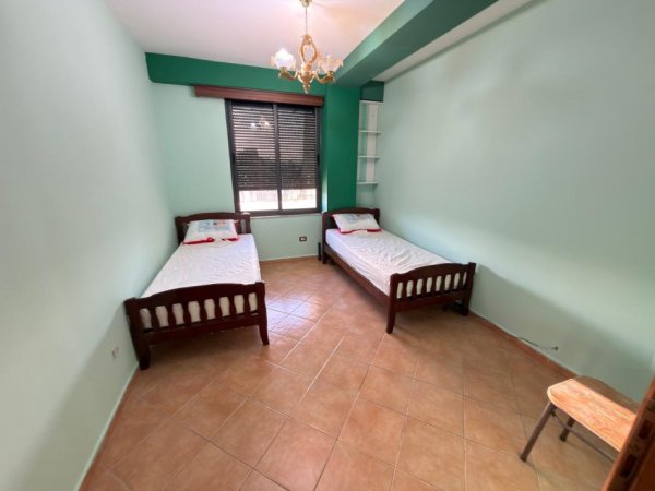 Tirane, jepet me qera apartament 2+1 Kati 6, 700 € 