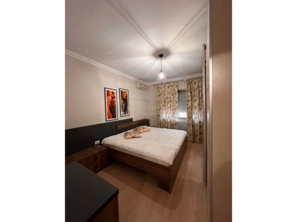 Tirane, jap me qera apartament 3+1+Ballkon Kati 6, 126 m² 1.100 € (Sheshi Skenderbej)