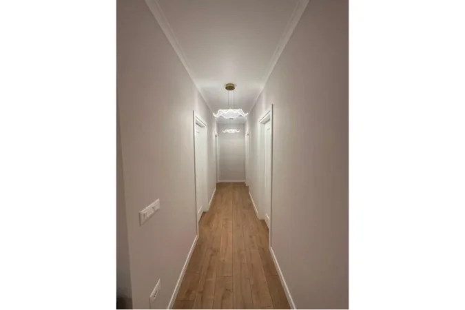 Tirane, jepet me qera apartament 3+1+Ballkon Kati 5, 100 m² 1.100 € (Rruga Jordan Misja)