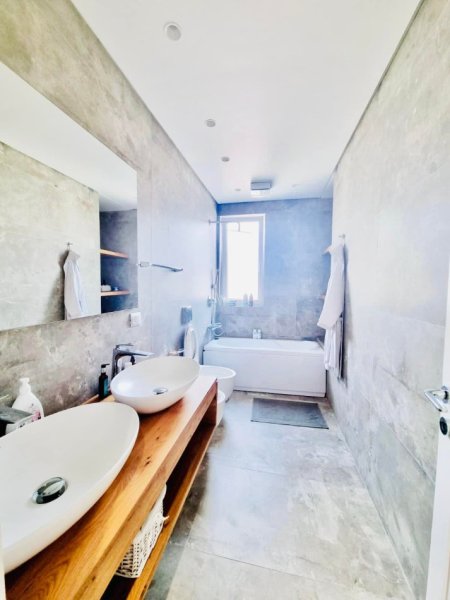 Tirane, shitet apartament 2+1 , 170 m² 580.000 € (Vesa Center)