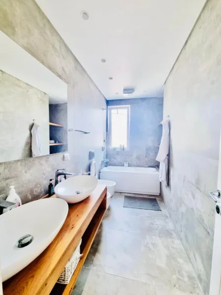 Tirane, shitet apartament 2+1 , 170 m² 580.000 € (Vesa Center)