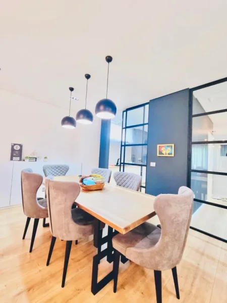 Tirane, shitet apartament 2+1 , 170 m² 580.000 € (Vesa Center)