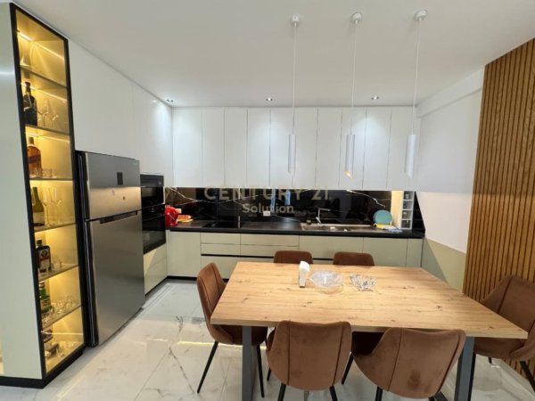 Tirane, jepet me qera apartament 2+1 Kati 2, 116 m² 800 € (Unaza e Re)