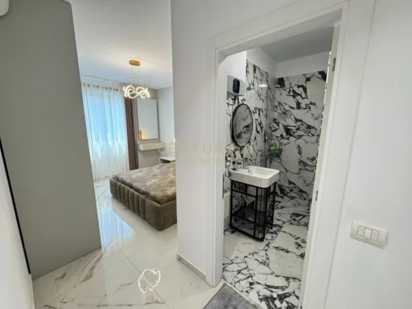 Tirane, jepet me qera apartament 2+1 Kati 2, 116 m² 800 € (Unaza e Re)