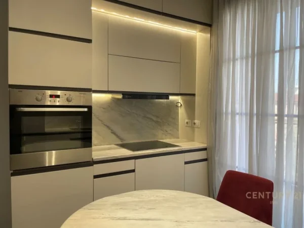 Tirane, jepet me qera apartament 2+1 Kati 2, 65 m² 650 € (Kodra e Diellit)