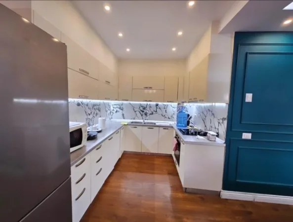 Tirane, shitet apartament 2+1 , 125 m² 184.000 € (Yzberisht)