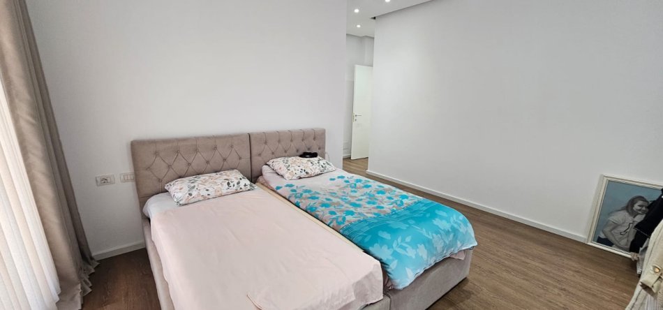 Tirane, shitet apartament 3+1+Ballkon Kati 4, 150 m² 346.380 € (Bulevardi i Ri)