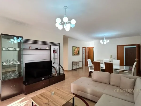 Tirane, jepet me qera apartament 2+1+Ballkon Kati 3, 120 m² 950 € (Rruga e Kavajes)