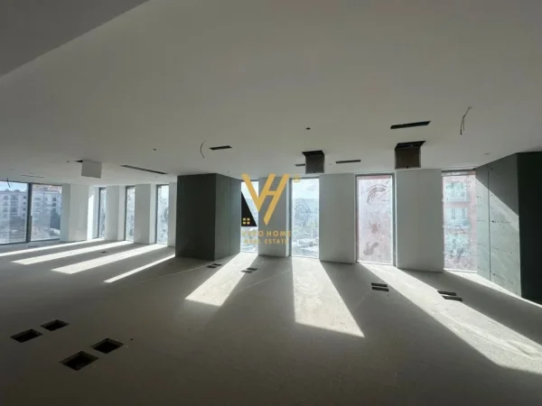 Tirane, jepet me qera zyre Kati 8, 1.540 m² 46.200 € (RRUGA E KAVAJES)