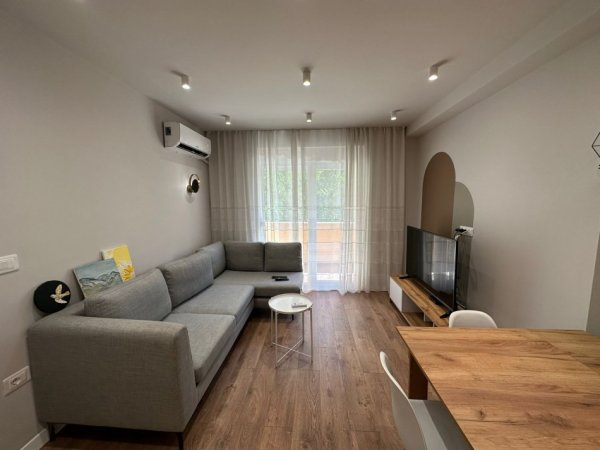 Tirane, jepet me qera apartament 1+1 Kati 3, 50 m² 500 € (Prane Harry Fultz.)