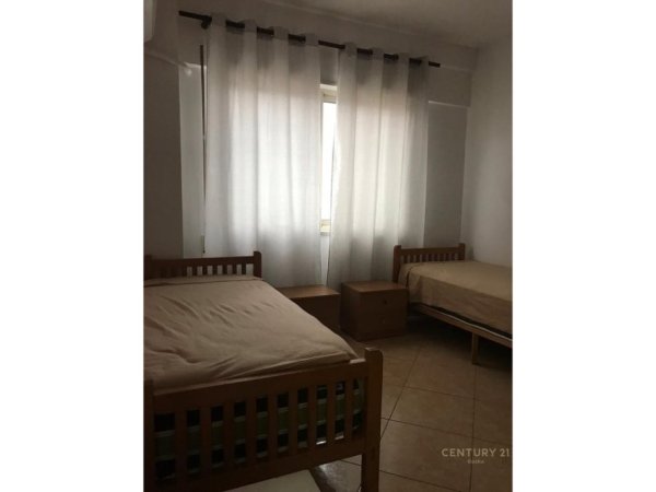 Tirane, jepet me qera apartament 3+1 Kati 8, 100 m² 800 € (Rruga Don Bosko)