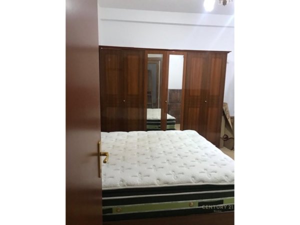 Tirane, jepet me qera apartament 3+1 Kati 8, 100 m² 800 € (Rruga Don Bosko)