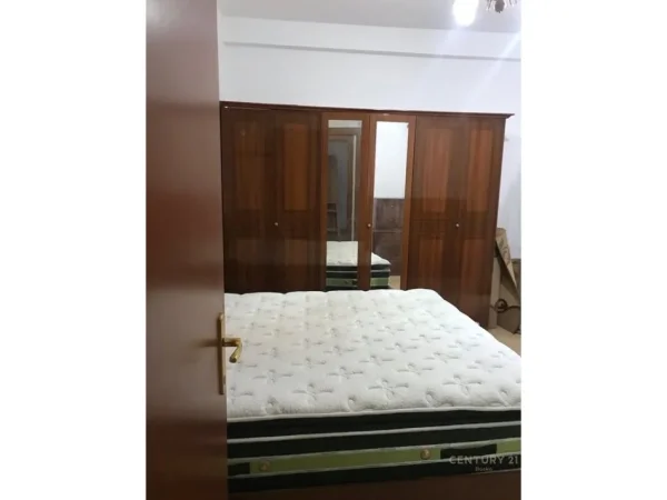 Tirane, jepet me qera apartament 3+1 Kati 8, 100 m² 800 € (Rruga Don Bosko)