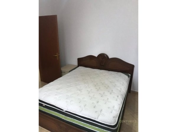 Tirane, jepet me qera apartament 3+1 Kati 8, 100 m² 800 € (Rruga Don Bosko)